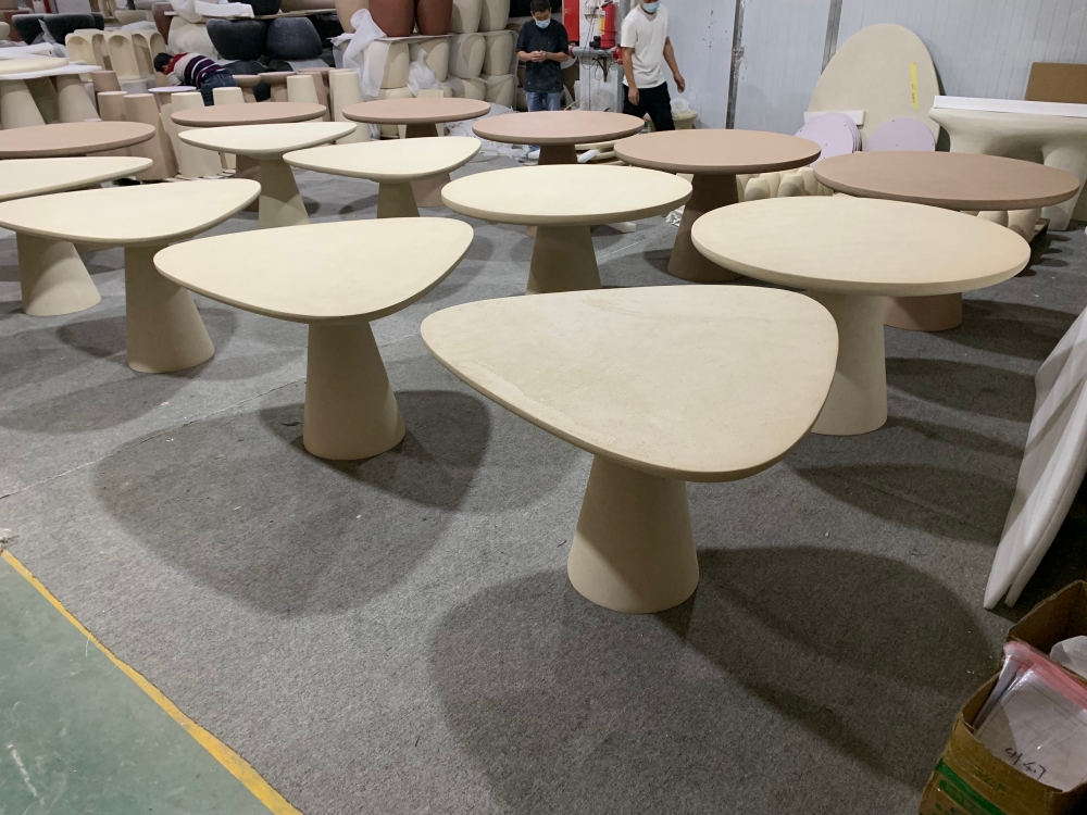 UH417 Oval Dining Table